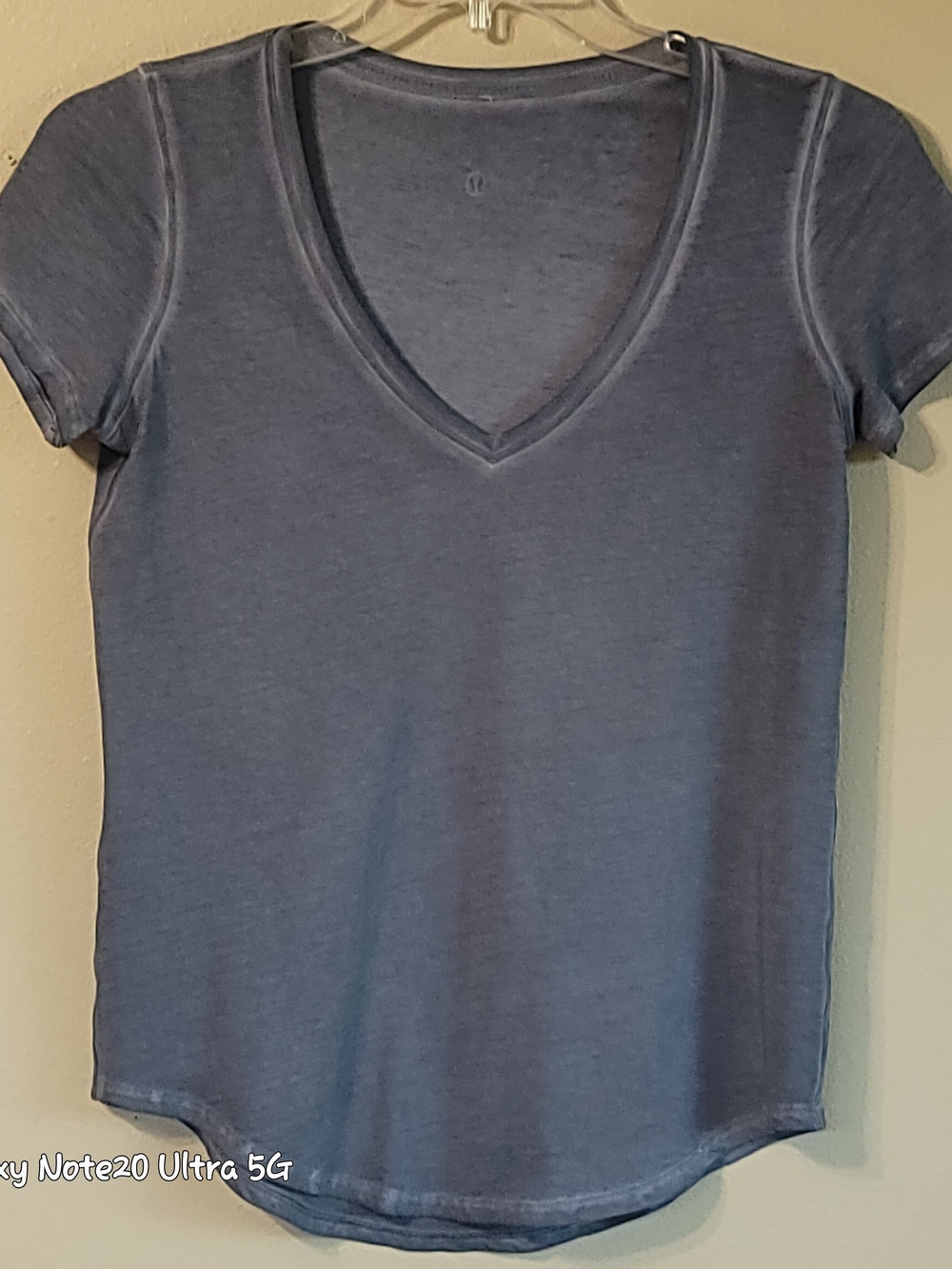 Lululemon Love V-Neck T-Shirt Gray Blue Cloud Wash Size 8 Like New